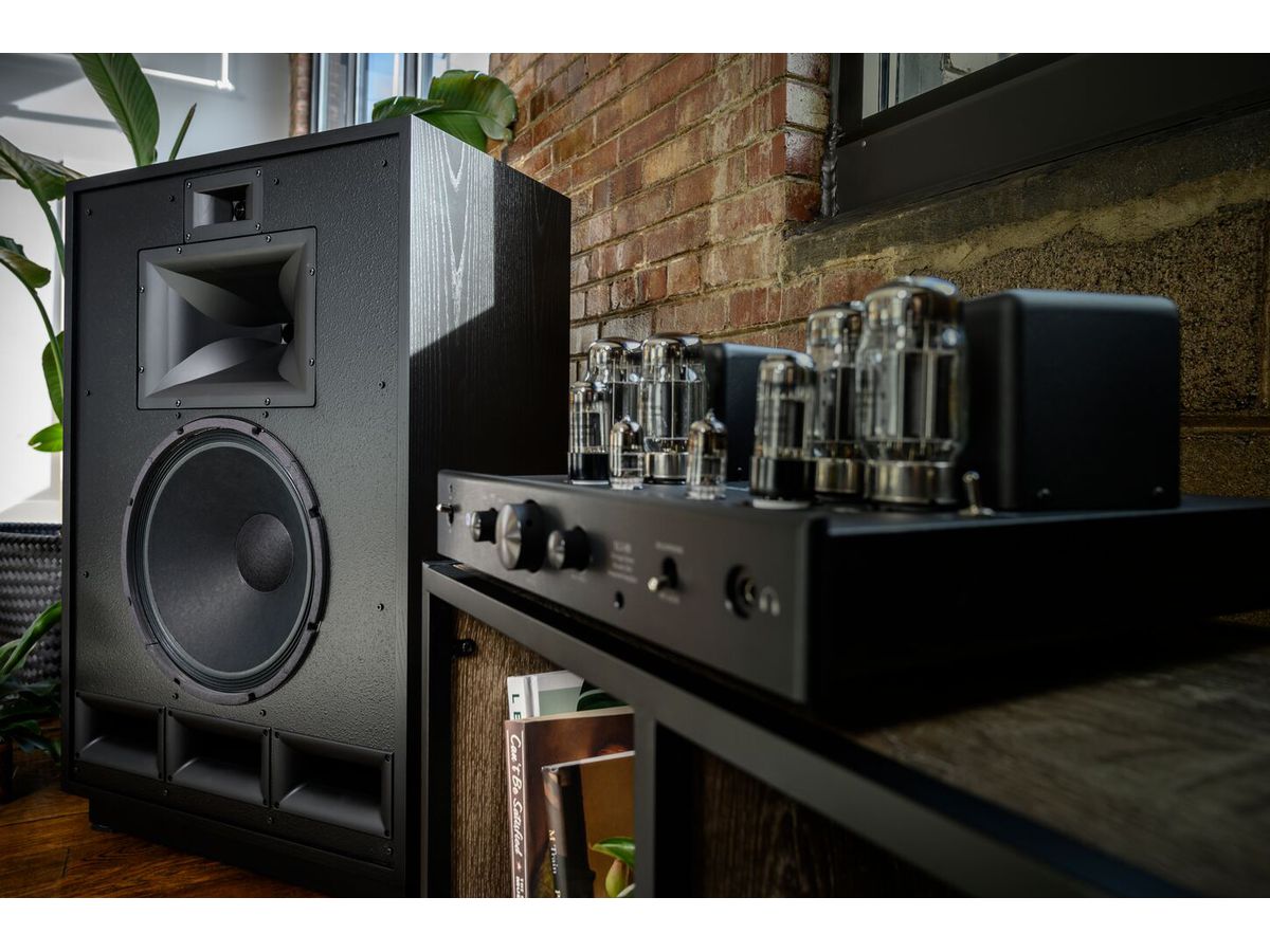Cornwall IV - satin black ash