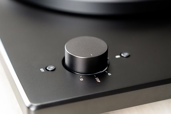 Lifestylebild vom Sonoro EAS Plattenspieler