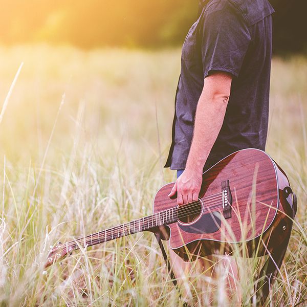 Gitarrist im Freien